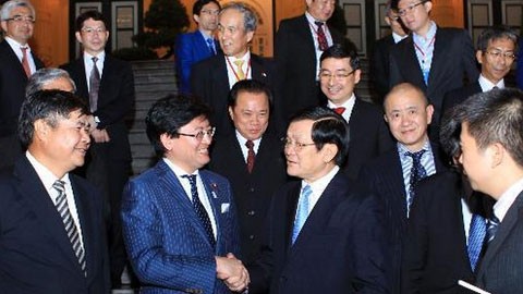 ประธานประเทศ เจืองเติ๊นซาง ให้การต้อนรับคณะผู้แทนญี่ปุ่นที่เข้าร่วมฟอรั่มเศรษฐกิจระดับสูงเวียดนาม ญี - ảnh 1